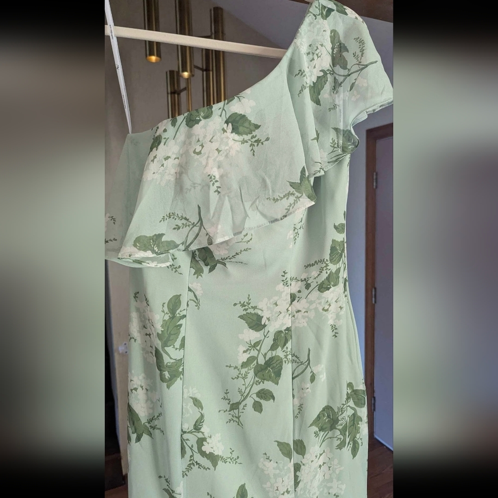 AW Bridal Elegant Floral One-Shoulder Dress Size 6 - Picture 3 of 7